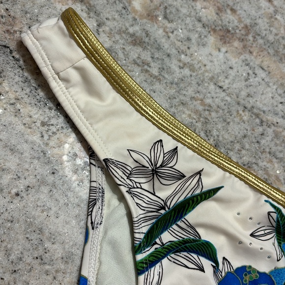 10/$30 Guess Floral Bikini Bottom - Picture 3 of 7